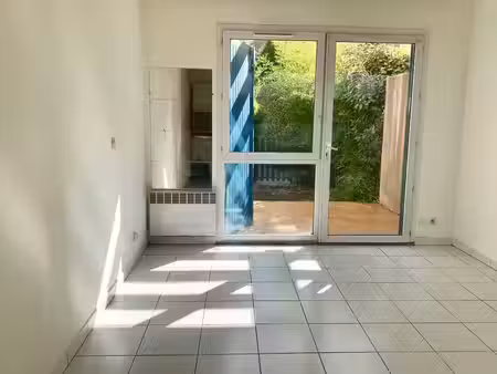 location appartement 1 pièce 18 m² à aix-en-provence (13080)