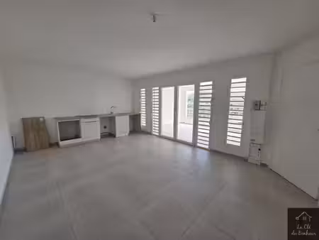 trois ilets : t3 neuf avec superbe vue mer