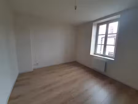 location appartement 3 pièces 58 m² à oizon (18700)