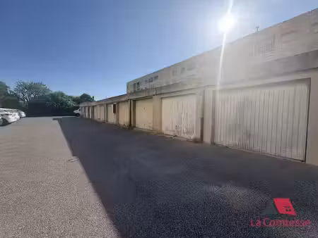 location parking 12 m² à aubagne (13400)  97 €