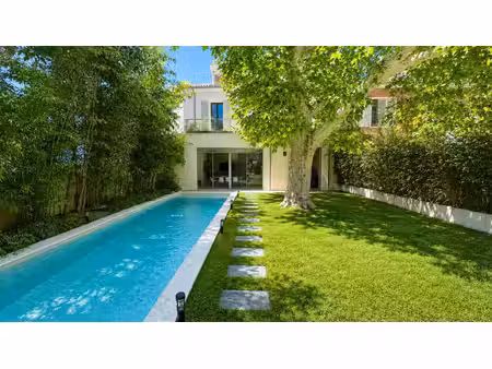 location maison 6 pièces 240 m² à aix-en-provence (13100)