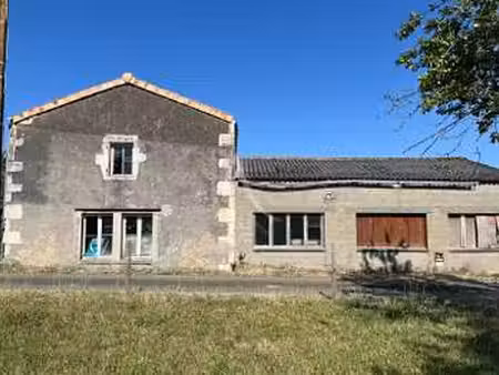 vente maison à petosse (85570) : à vendre / 131m² petosse