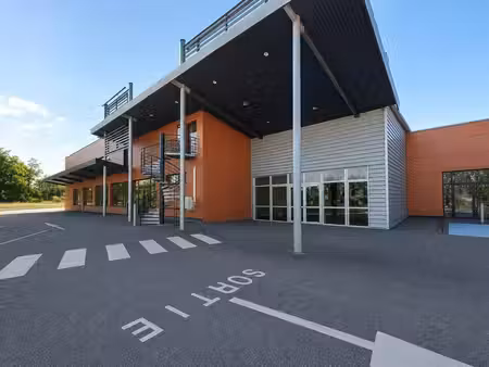 location commerce bourgoin jallieu 38300 800m²