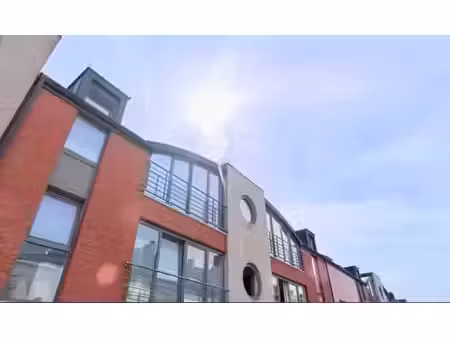 appartement 1 ch. lumineux avec velux à quaregnon