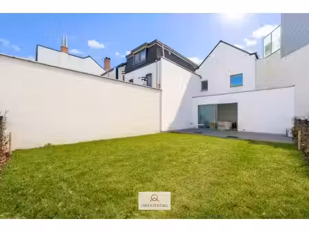 ruime woning met 4 slpk's en tuin