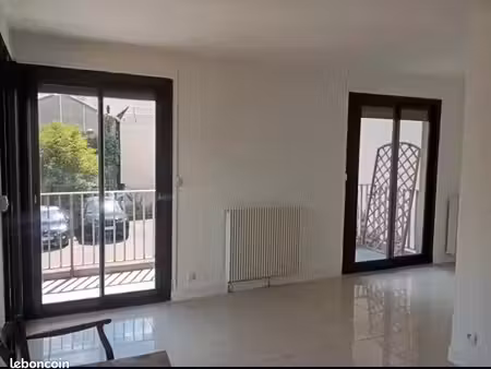 location grand 2 pieces - appartement 67m2 - centre saint ouen - non meublé avec balcon - 