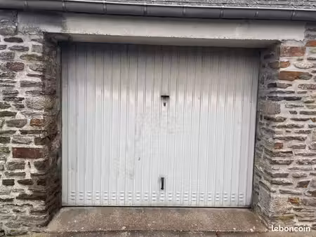 location garage pontorson