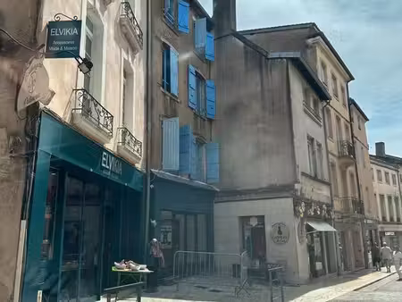 ◊ à louer – local commercial en plein cœur de tournus rue passante centrale