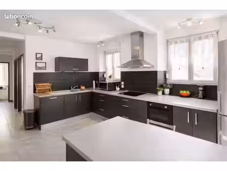 joli appartement f4 f5 non meublé 3 chambres 2 sdb 85 m2 au centre ville belfort libre / v