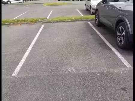 place parking à louer massy – proche rer fontaine michalon – 55