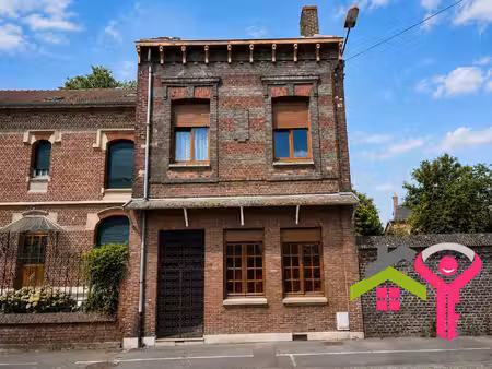 maison semi-mitoyenne avec des grands volumes