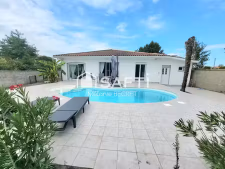 maison familiale 3 chambres avec grand jardin et piscine