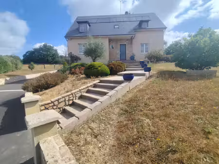 charmante maison fonctionnelle avec beau terrain !