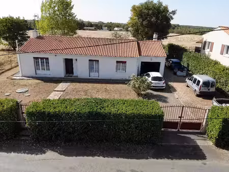 maison de plain-pied  4 chambres - ste hermine - 85210