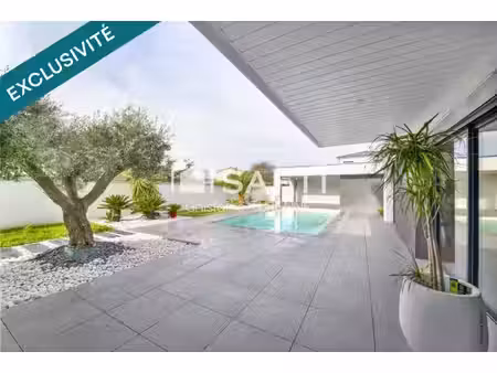 superbe contenporaine de 220m2 avec piscine