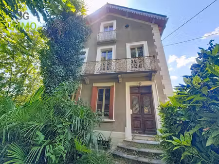 villa 8 pièces