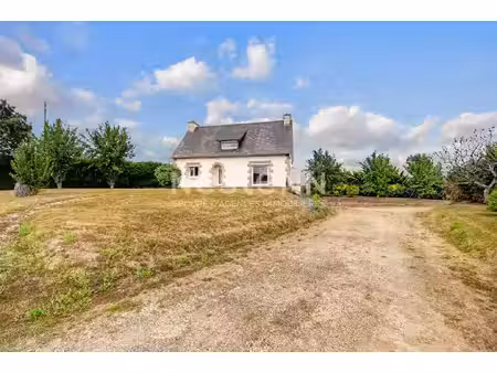 a vendre maison sur un sous sol enterré avec fort potentiel   5 chambres à yffiniac