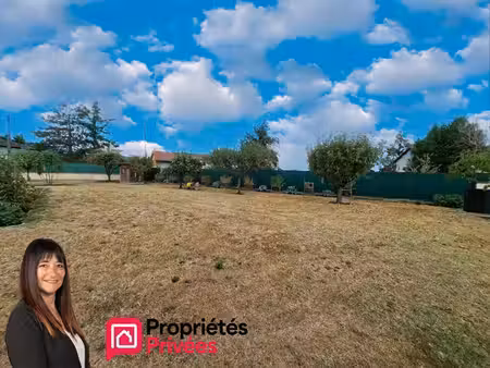 terrain constructible renaison 950 m2