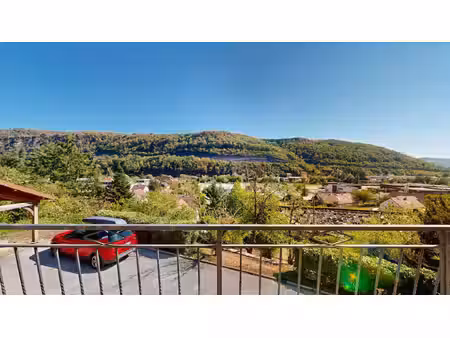 besançon velotte - maison t8 sur terrain de 16 ares.