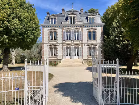propriété de 350 m² à ferrieres-en-gatinais