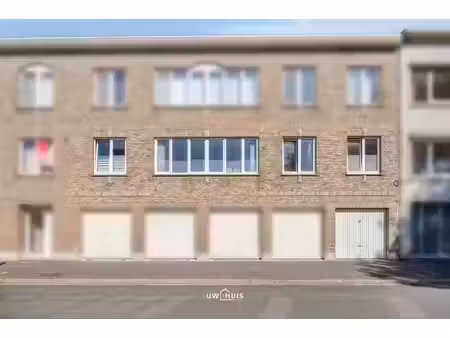 appartement te koop in burcht met 3 slaapkamers