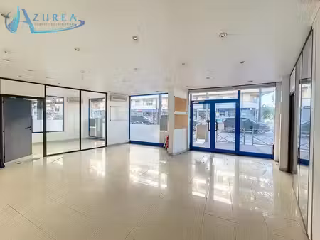 location commerce cagnes sur mer 06800 83m²