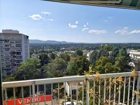 appartement t 5 traversant est/ ouest avec vue sur les monts du lyonnais