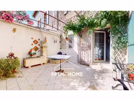 maison de village en r+3 avec cour et terrasse aureille