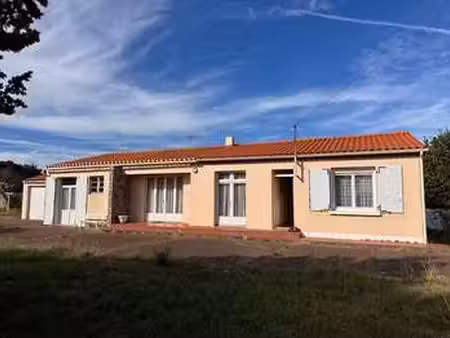 vente maison aux sables-d'olonne (85100) : à vendre / 70m² les sables-d'olonne