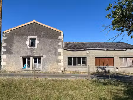 vente maison 2 pièces  131.00m²  petosse