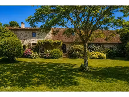 ancienne maison forte du xiiie siècle  au coeur du parc naturel régional du périgord...