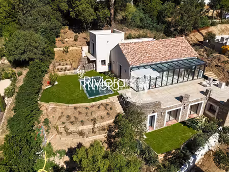 villa renovee avec piscine !