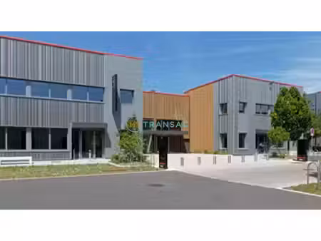 location entrepôt le blanc-mesnil 93150 1670m²