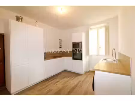 appartement refait à neuf dans maison de caractère en corse