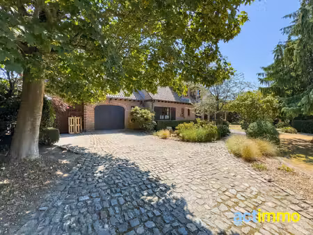 villa à vendre avec terrasse et jardin   celles (vbe58131)