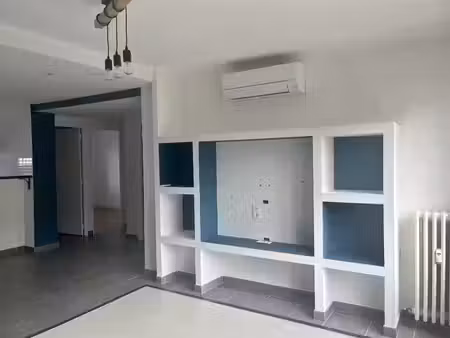 location appartement 3 pièces 67m2 céret 66400 - 740 € - surface privée