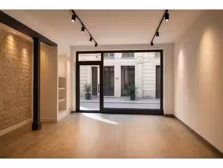 location commerce paris 75010 133m²