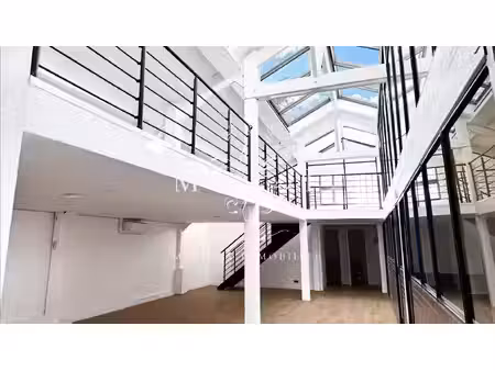 vincennes - bureaux entièrement rénovés - grands volumes - verrière zénithale