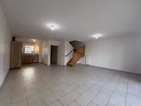 location maison 4 pièces 83.5 m² à valenciennes (59300)  900 €