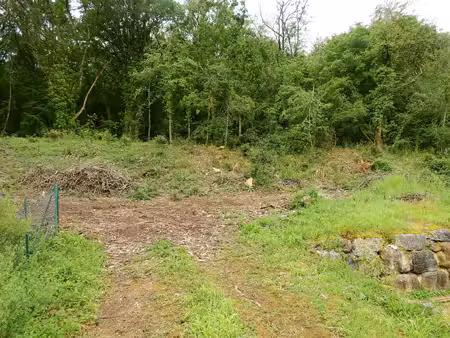 terrain de 1600 m2 constructible sur pradines(46090)