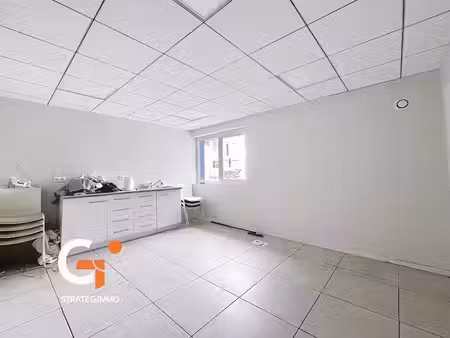 location locaux professionnels 5 pièces 104 m² à petit-couronne (76650)  2 000 €