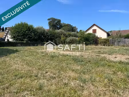 superbe terrain plat en plein coeur de chalezeule