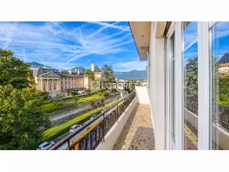 t5 118 m²  double séjour  vue château  chambéry centre