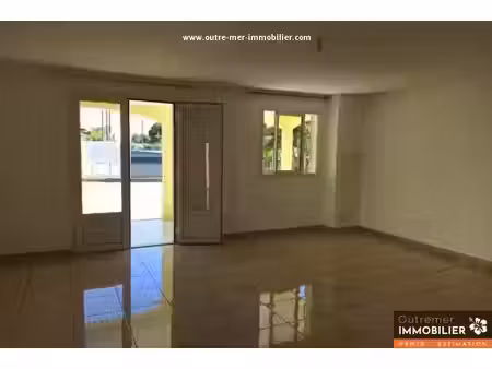 vente maison 4 pièces 90 m² à saint benoit (97470)  266 000 €