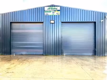 vente commerce 400 m² saint-georges-des-coteaux (17810)