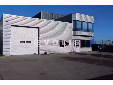 location local d'activités 176 m²