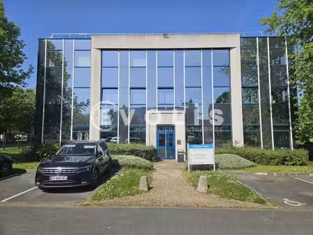 location bureaux 140 m² à 1 864 m²