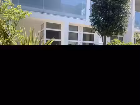 location commerce la rochelle 17000 48m²