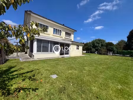maison lumineuse avec 3 chambres entièrement rénovée