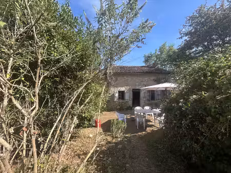 fermette isolee sur 7 hectares de terrain d'un seul tenant -